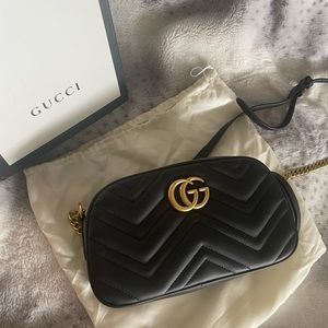 Gucci GG MARMONT SMALL SHOULDER BAG